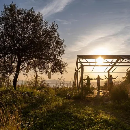 Chamaloni Feriehus Finikounta