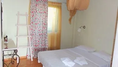 Vakantiehuis Chamaloni Finikounta